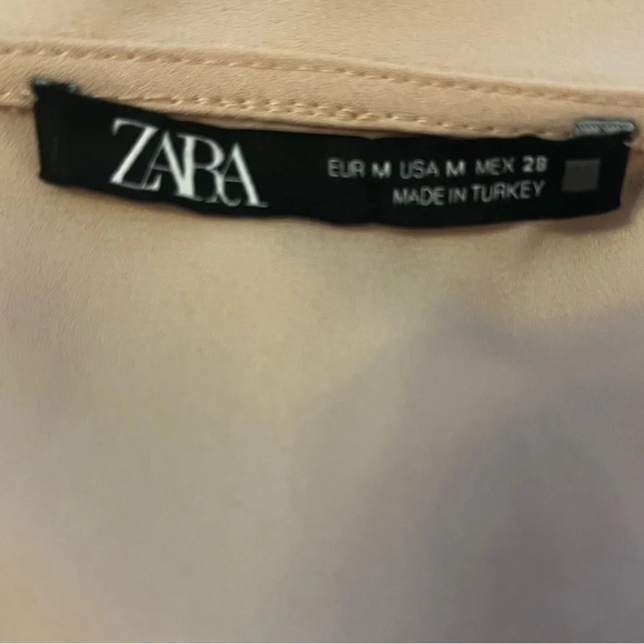 Zara  jewel button cascade ruffle blouse in pale pink and black size medium - Picture 13 of 15